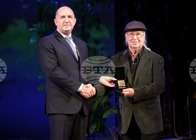 President Radev Presents Composer Stefan Diomov with Head of State's Honorary Sign 