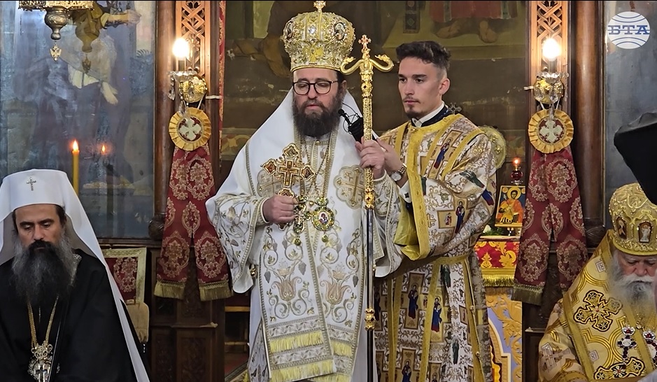 Покаянието, смирението и любовта ни възвръщат да живеем с нашия Бог, каза в проповедта след първата си литургия Видинският митрополит Пахомий