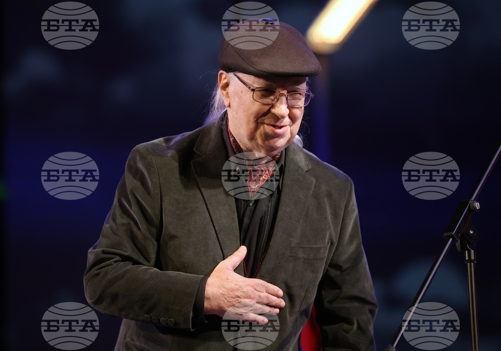 Президентът Румен Радев към Стефан Диомов: С вашите песни ние всички ставаме един неразделен клас