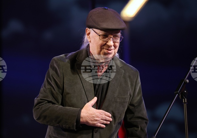 Президентът Румен Радев към Стефан Диомов: С вашите песни ние всички ставаме един неразделен клас