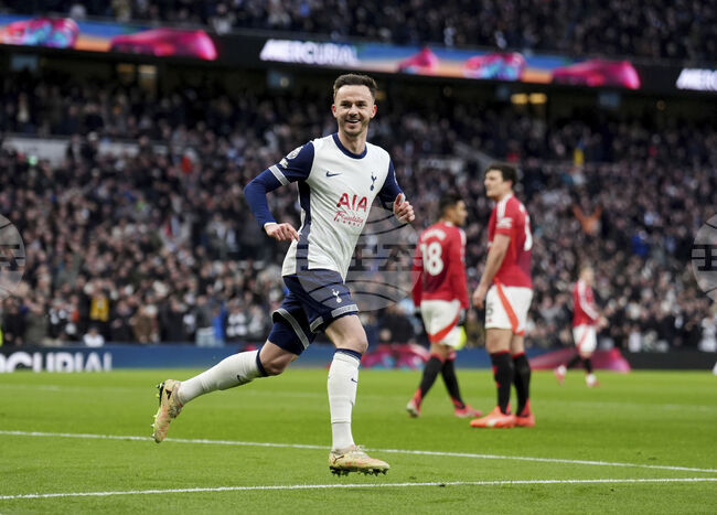 Тотнъм победи Манчестър Юнайтед в последния мач от кръга в Англия