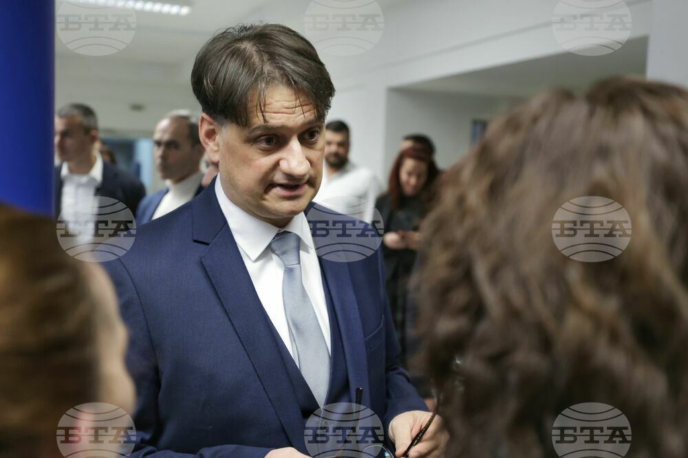 БНР, БНТ и БТА са в основата на достоверната информация, каза министърът на културата Мариан Бачев