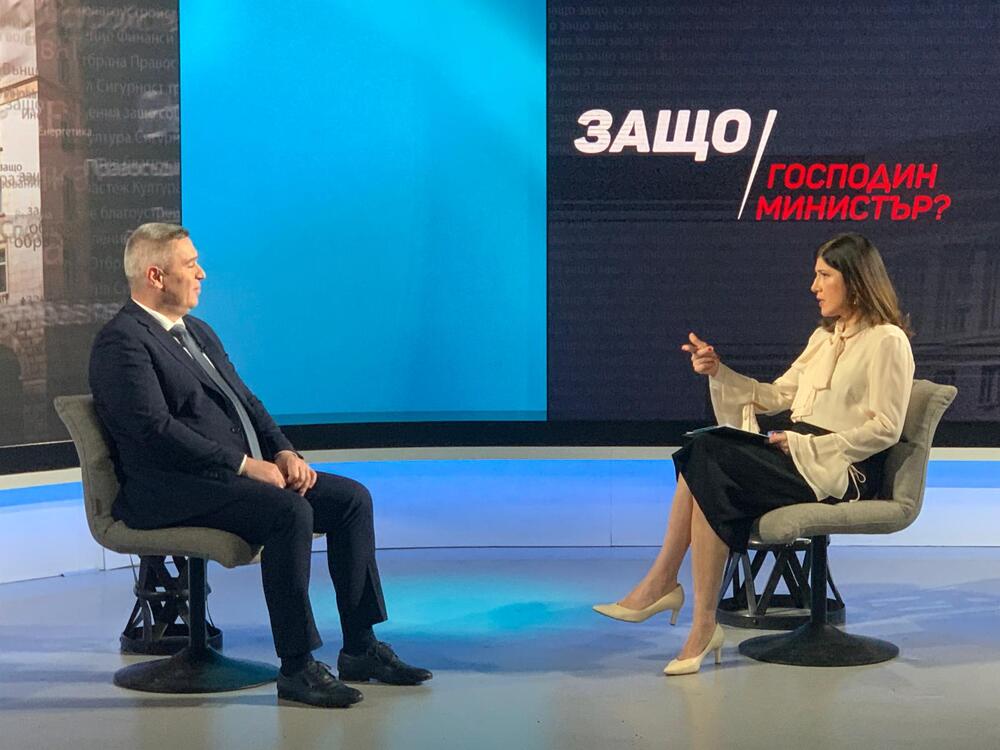 Подготвяме законопроект, който да обследва всички нива на агрохранителната верига, с цел защита на производителите, каза министър Тахов