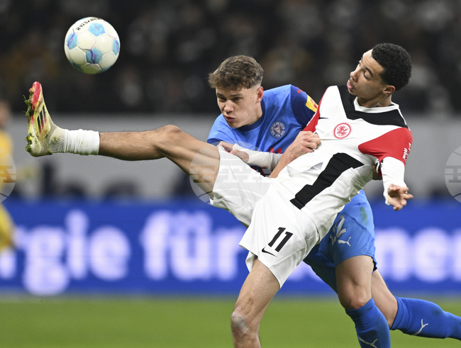 Юго Екитике се присъедини към новите си съотборници в Ливърпул