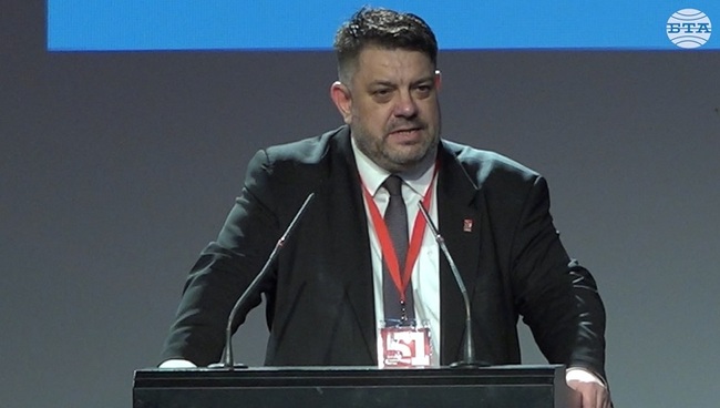 БСП вече ще бъде колективна партия, председателят ще бъде пръв между равни, заяви новоизбраният председател Атанас Зафиров