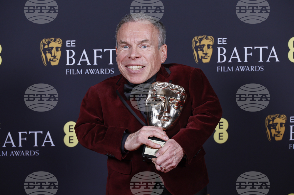 Уоруик Дейвис - "малкият човек", борещ се за приобщаване, е новият почетен член на БАФТА
