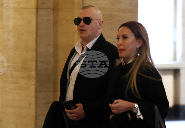 За трети път съдът не успя да даде ход на делото за плагиатство срещу Петър Илиев