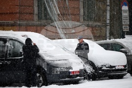 Зима - снеговалеж - почистване