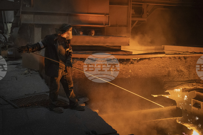 Най-големият стоманодобивен комбинат в Румъния очаква мерки от страна на Европейската комисия, за да избегне фалит