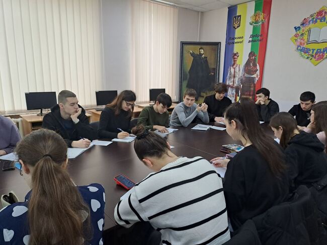 В училище „Българска светлица“ в Измаил, Украйна, изучаваха образа на баба Илийца, числителното име и Златния век на цар Симеон 