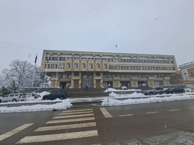 По почистване на пътищата в община Шумен на терен работят над 50 машини