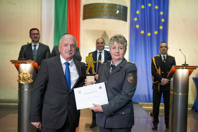Двама служители на РДПБЗН - Шумен са отличени в конкурса „Пожарникар на годината – 2024“