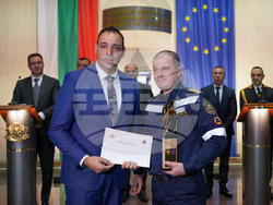 Двама служители на РДПБЗН - Шумен са отличени в конкурса „Пожарникар на годината – 2024“