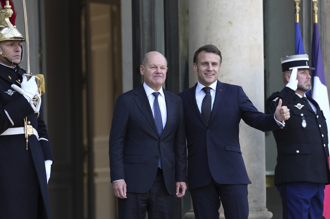 Срещата в Париж на европейски лидери показа разногласията им относно изпращането на мироопазващи войски в Украйна