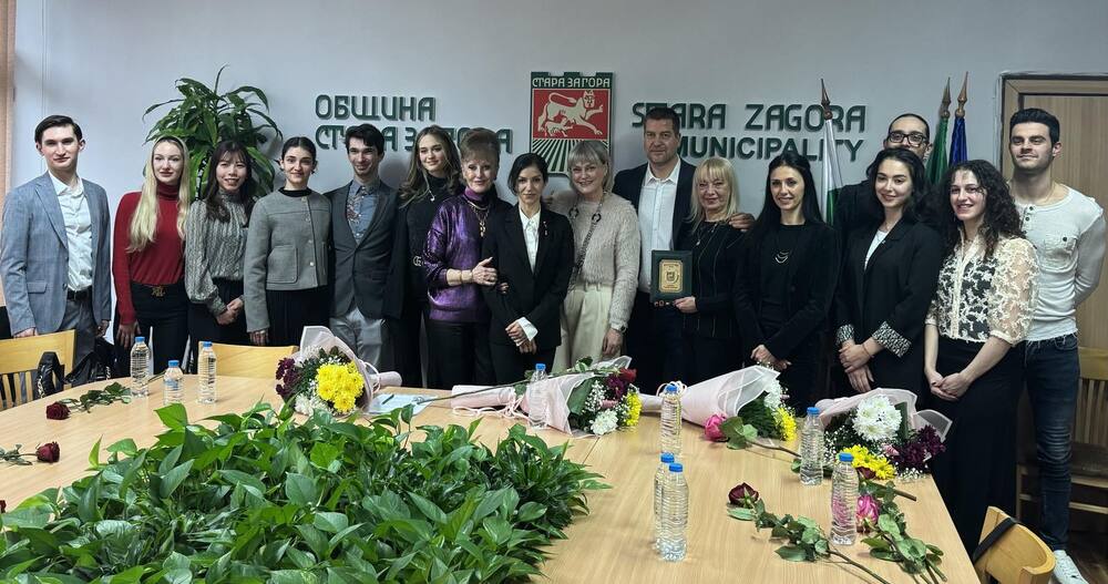Община Стара Загора удостои балетната трупа на Държавната опера с благодарствен знак за изключителните й заслуги