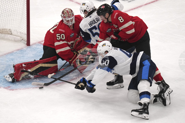 Канада победи Финландия и ще играе на финал на хокейния турнир Четирите нации