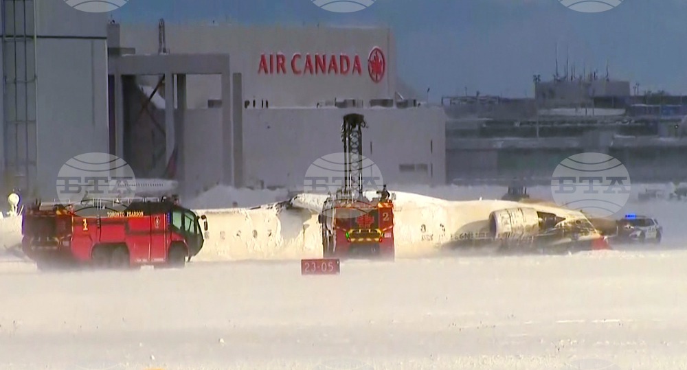 Ранените при катастрофата на летището в Торонто са 15, включително дете. Двама са в критично състояние, каза службата за спешна помощ