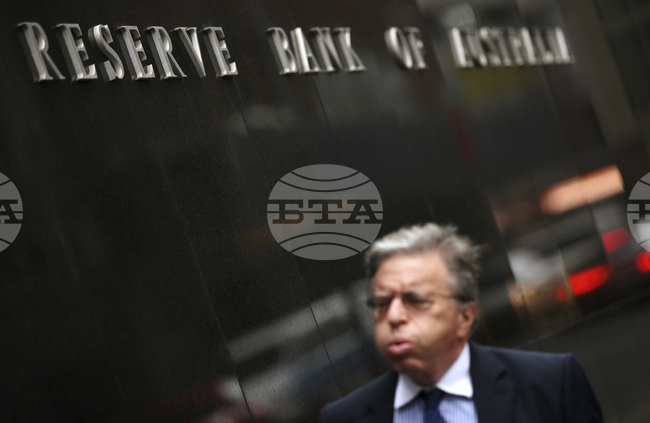 Австралийската централна банка предупреди, че ограниченията в капацитета могат да забавят понижаването на лихвите