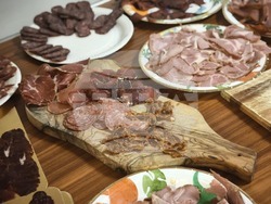 Състоя се втора среща на любители на български месни деликатеси в Англия