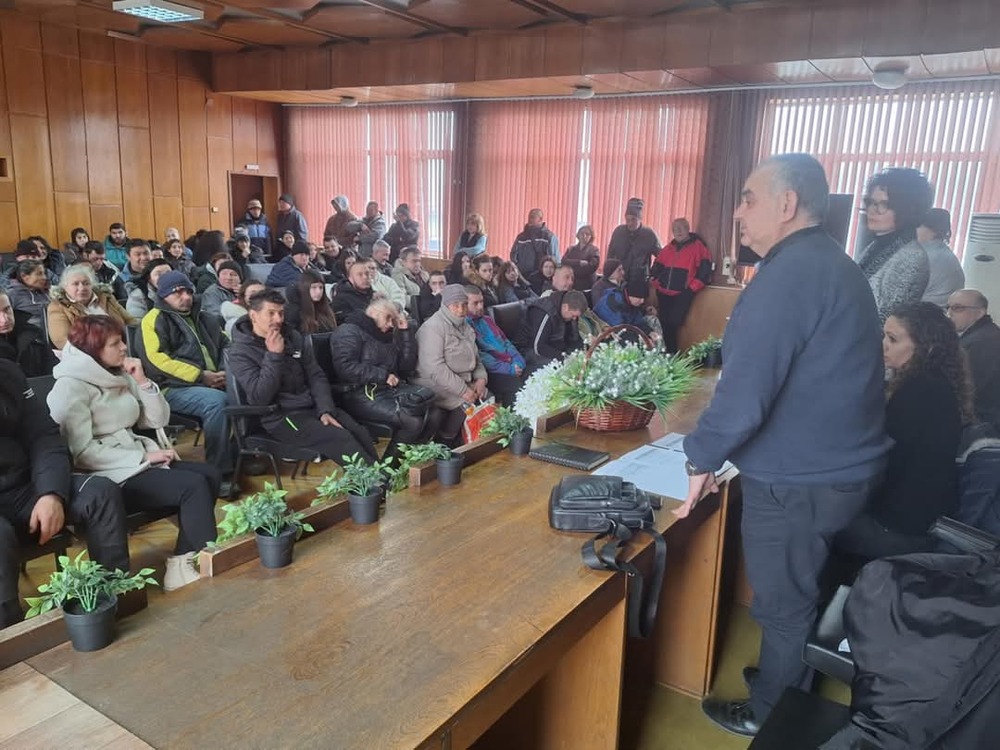 Директорът и експерти от „Бюро по труда“ - Видин запознаха гражданите на Брегово с възможността за обучения за безработни и неактивни граждани