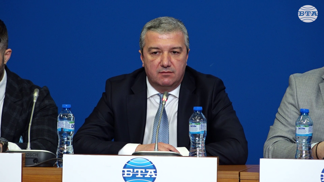 Важно е да се регламентират надценките при храните, защото се получава изкривяване на пазара, заяви Драгомир Стойнев