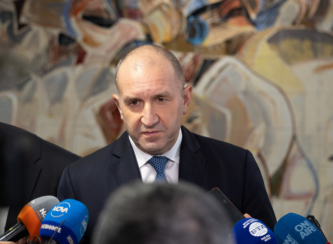 Президентът: Като Върховен главнокомандващ на въоръжените сили съм категорично против България да изпраща войници в Украйна под каквато и да е форма