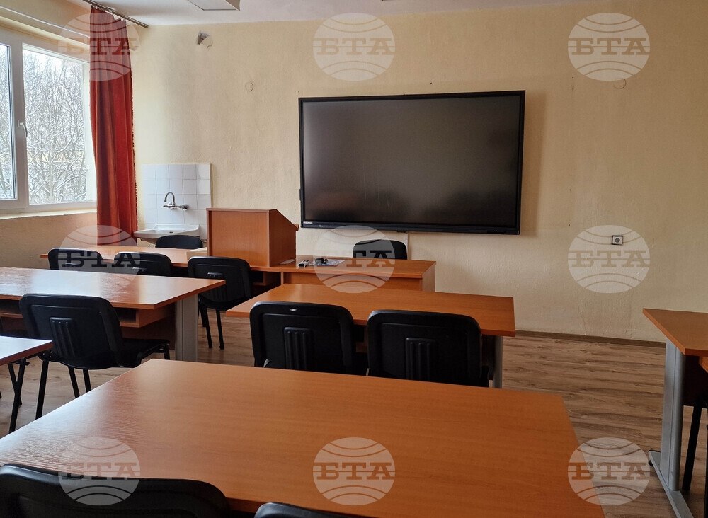 Разград - филиал - образование - интерактивни монитори