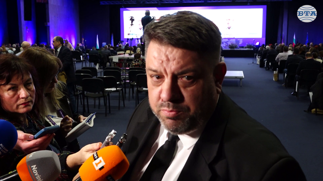 Изпращането на войници в Украйна не е обсъждано, няма такава хипотеза, каза вицепремиерът Атанас Зафиров