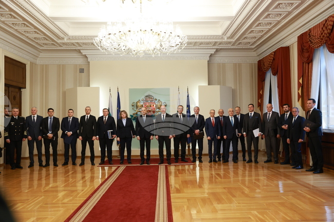 Започна Консултативният съвет за национална сигурност, посветен на рисковете от разпространението на наркотични вещества сред подрастващите