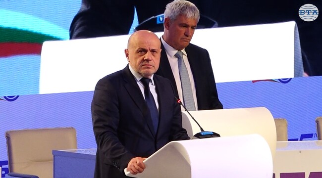 Най-голямата синдикална организация 35 години достойно защитава правата на трудещите си, каза вицепремиерът Томислав Дончев