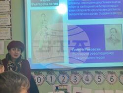 С колажи, стихотворения, беседа и презентация учениците от училище „Васил Левски” в Дали, Кипър, почетоха Апостола на свободата