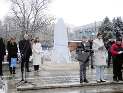 Лом - Левски - паметник-4