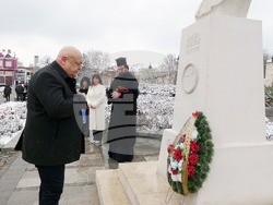 Лом - Левски - паметник-5