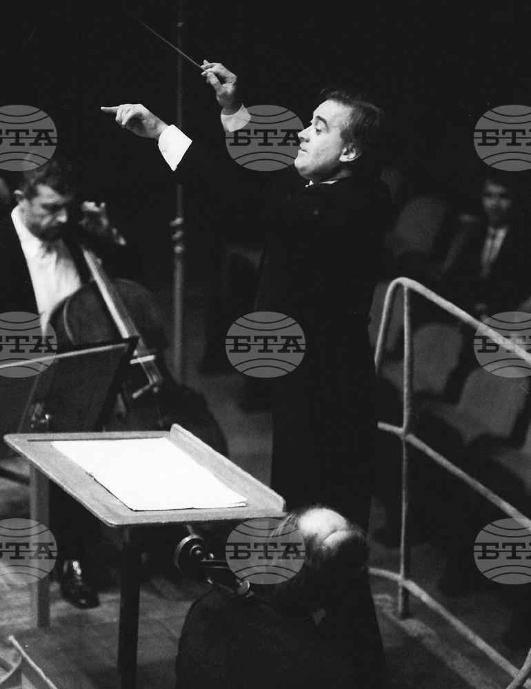 Композиторът и диригент Йордан Дафов: Не трябва да показваме себе си, а музиката, която изпълняваме