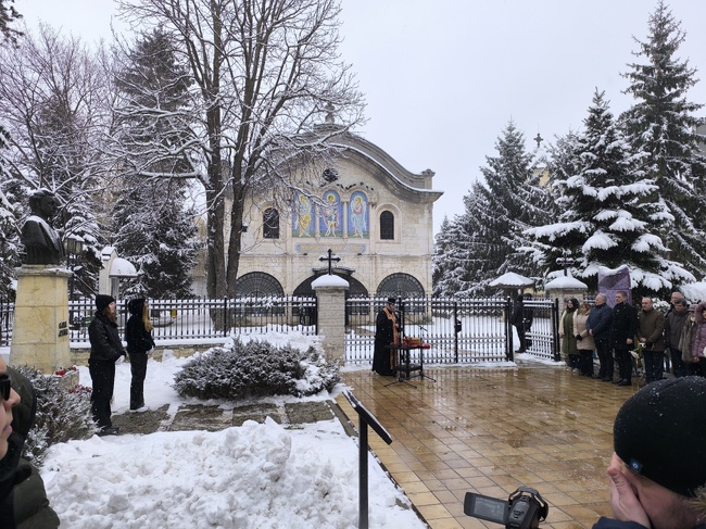 Областна администрация Добрич: Ж. Желязков се поклони пред паметта на Апостола