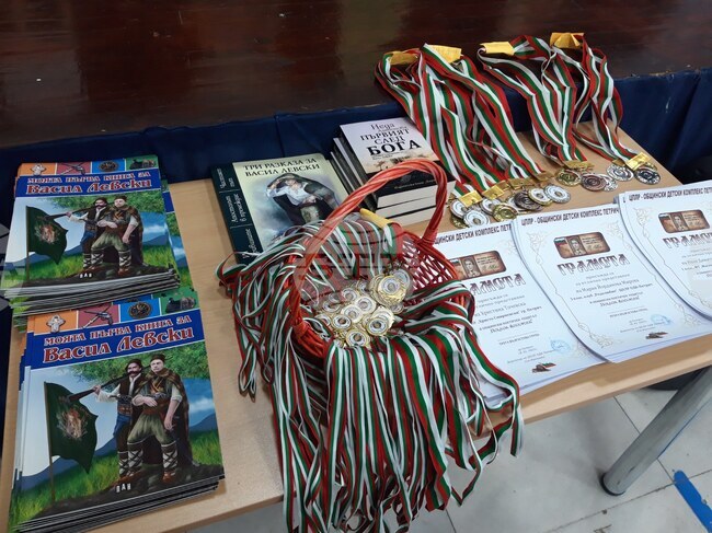 С поетичен рецитал Общински детски комплекс - Петрич почете Апостола на свободата