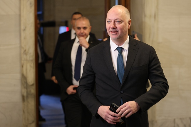 Правителството няма да предложи български въоръжени сили да бъдат изпращани в чужбина, каза премиерът Росен Желязков
