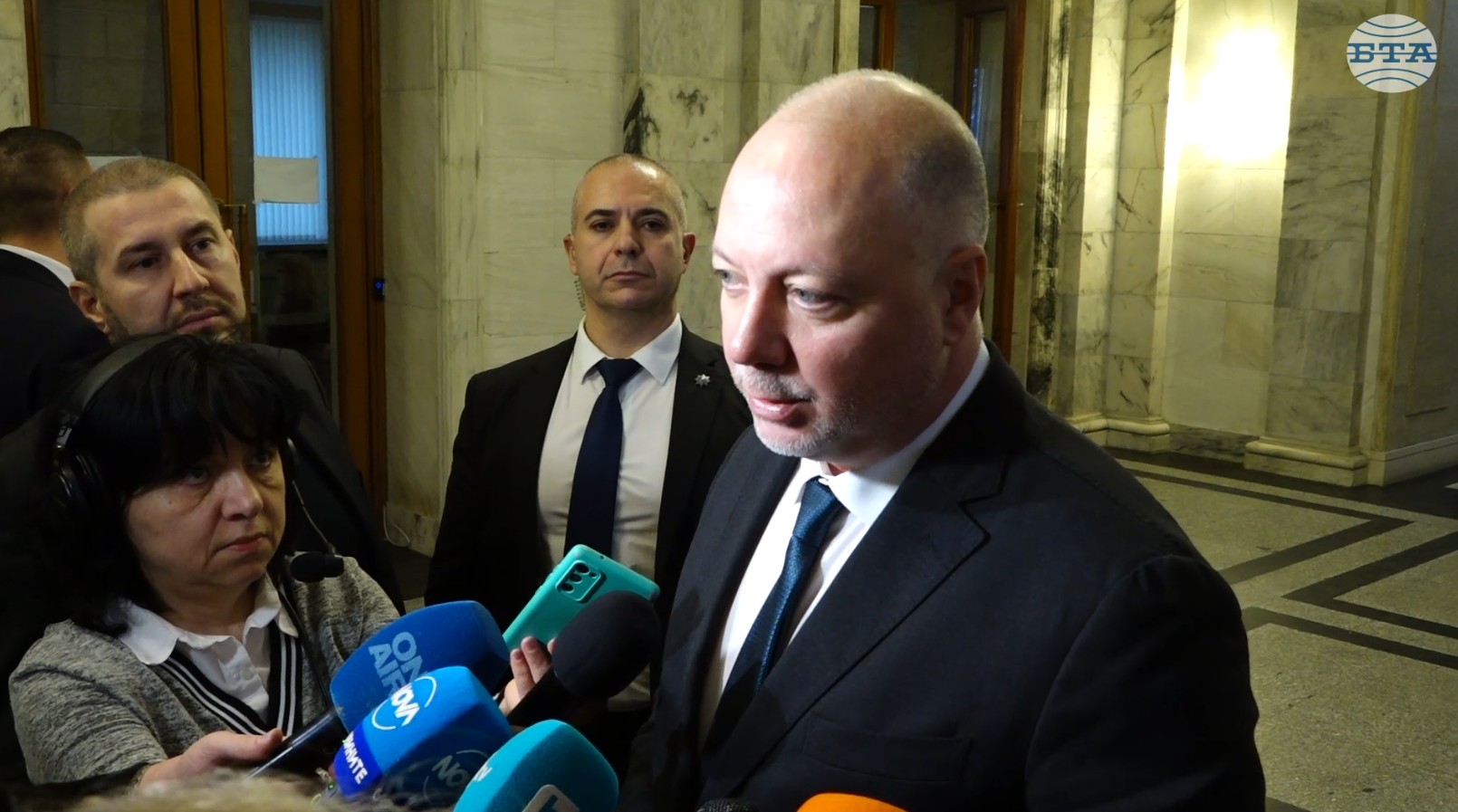 Правителството няма да предложи български въоръжени сили да бъдат изпращани в чужбина, каза премиерът Росен Желязков