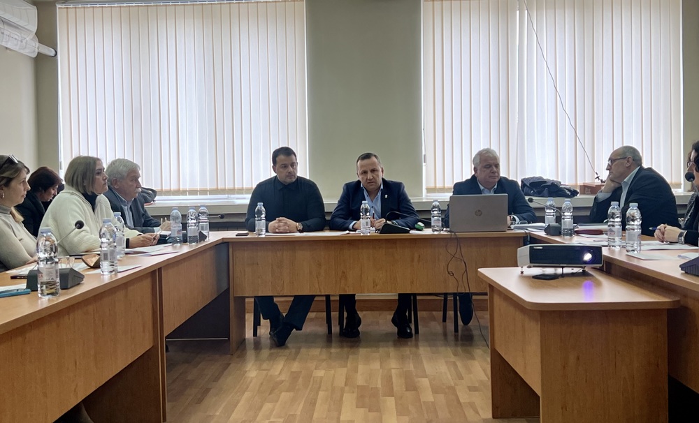 Областна администрация Благоевград: Държавният план-прием за учебната 2025/2026 г. бе съгласуван от Комисията по заетост към Областния съвет за развитие