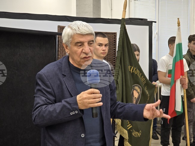 Среща разговор за Левски с историка проф. Пламен Павлов се състоя в Народно читалище „Съгласие 1869“ в Плевен