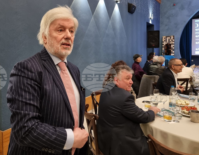 Общественият съвет към БФС потвърди мнението си, че всеки отбор в Първа лига трябва да започва мач с най-малко петима български футболисти