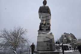 Ловеч - Васил Левски - паметник 
