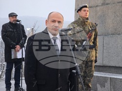 Ловеч - Васил Левски - почит