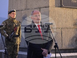 Ловеч - Васил Левски - почит