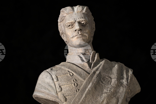 С полагане на цветя пред бюст-паметника на Васил Левски в Благоевград ще бъдат почетени 188 години от рождението му