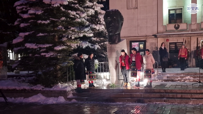 С панихида за йеродякон Игнатий, поднасяне на венци и факелно шествие в Троян почетоха паметта на Апостола