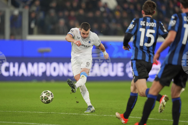 Треньорът на Брюж: "Най-ключовият момент беше спасената от Симон Миньоле дузпа"