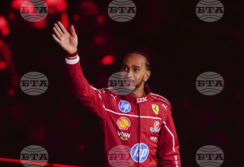 Световният шампион във Формула 1 Макс Ферстарпен очаква Люис Хамилтън да се прероди във "Ферари"