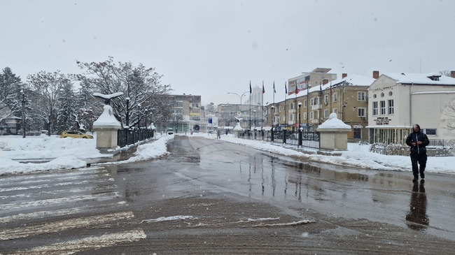 Всички пътища в област Разград са проходими, камионите над 12 тона задължително трябва да се движат с вериги 