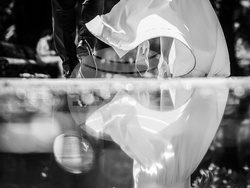 Фотографите Бони Бонев и Марияна Бонева представят „Прошепнати мечти“. Снимка: Art club Diplomat 